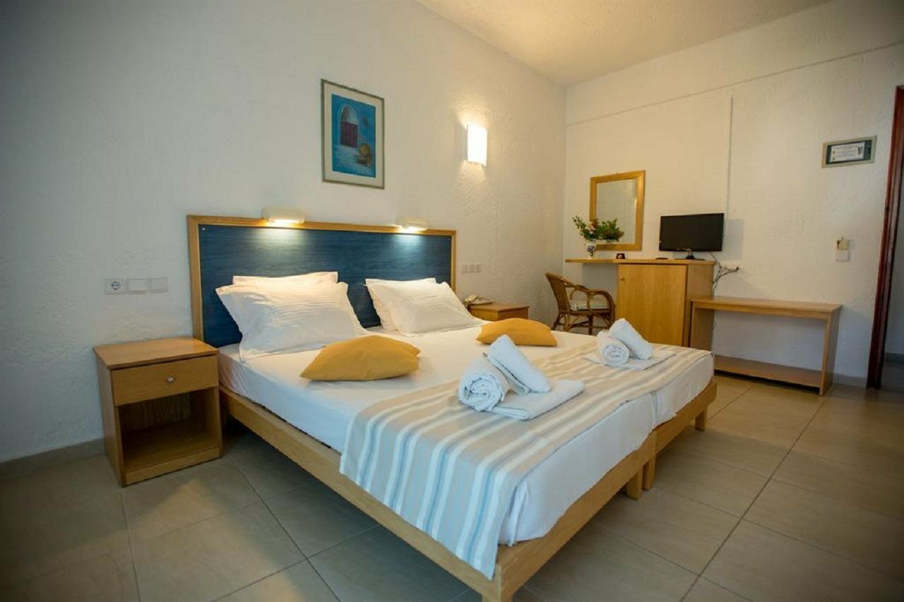 Neos Ikaros Hotel อาเยียกาลินี ภายนอก รูปภาพ